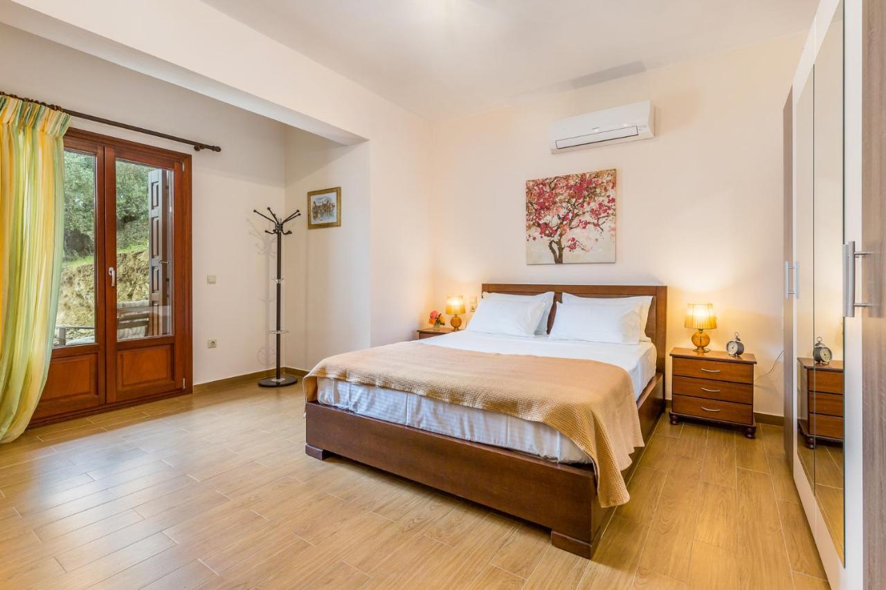 Olive Grove Apartment Скопелос Екстериор снимка